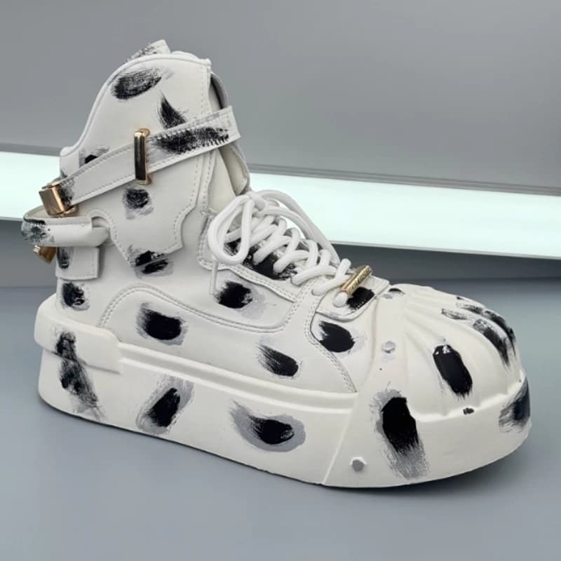 Scarpe da ginnastica alte da uomo con motivo a spazzola bianca e nera, scarpe casual con fibbia, scarpe robuste alla moda per uomo