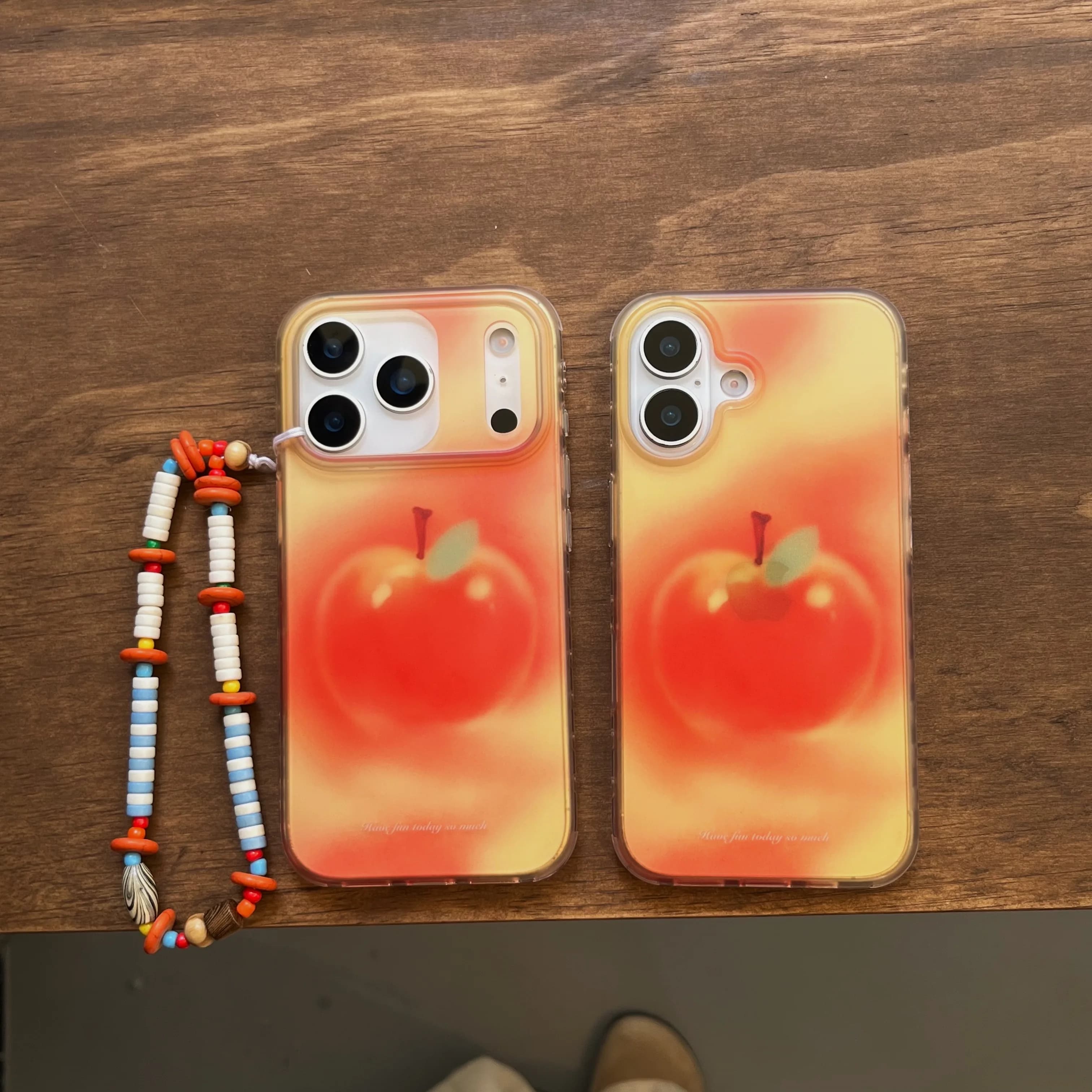 Durable & Retro Gradient Apple Pattern with Beaded Lanyard Phone Case for iPhone 17 16 15 14 13 Pro Max Back Phone Cover Capa