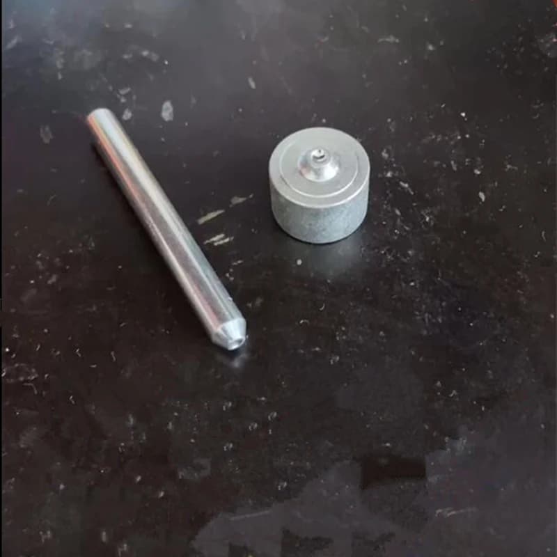 Set di strumenti di riparazione durevoli per accendino a cherosene Zippo installa rivetti a camma a pendolo solido punzone in metallo/Set di basi fisse gadget universali