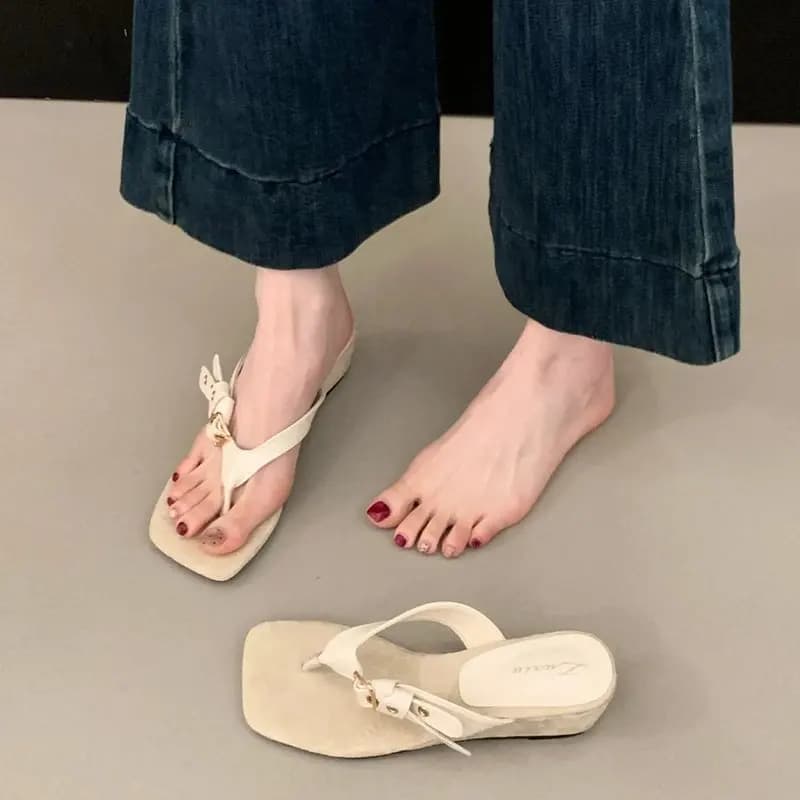 Korean Style Casual Fashionable Women's Sandals Summer Outdoor Wear 2026 New Knot Beach Shoes Slip-On Flats