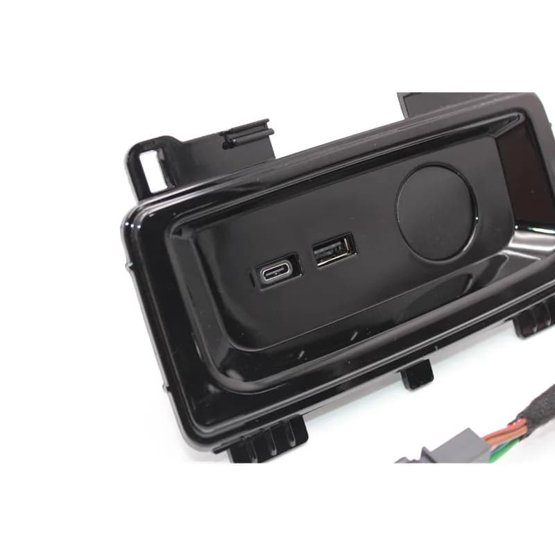 Adatto per porta di ricarica USB posteriore Audi A6L C8/A7/A4L, caricatore USB doppio per auto modificato di fascia bassa.