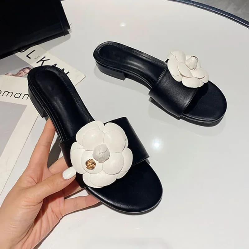 Designer Camelia Fiore Pantofole Donna 2021 Sandali Estate Scarpe pigre Donna Ins Tacchi bassi Metallo Camelia Floreale Presentazioni aziende produttrici giochi Mujer