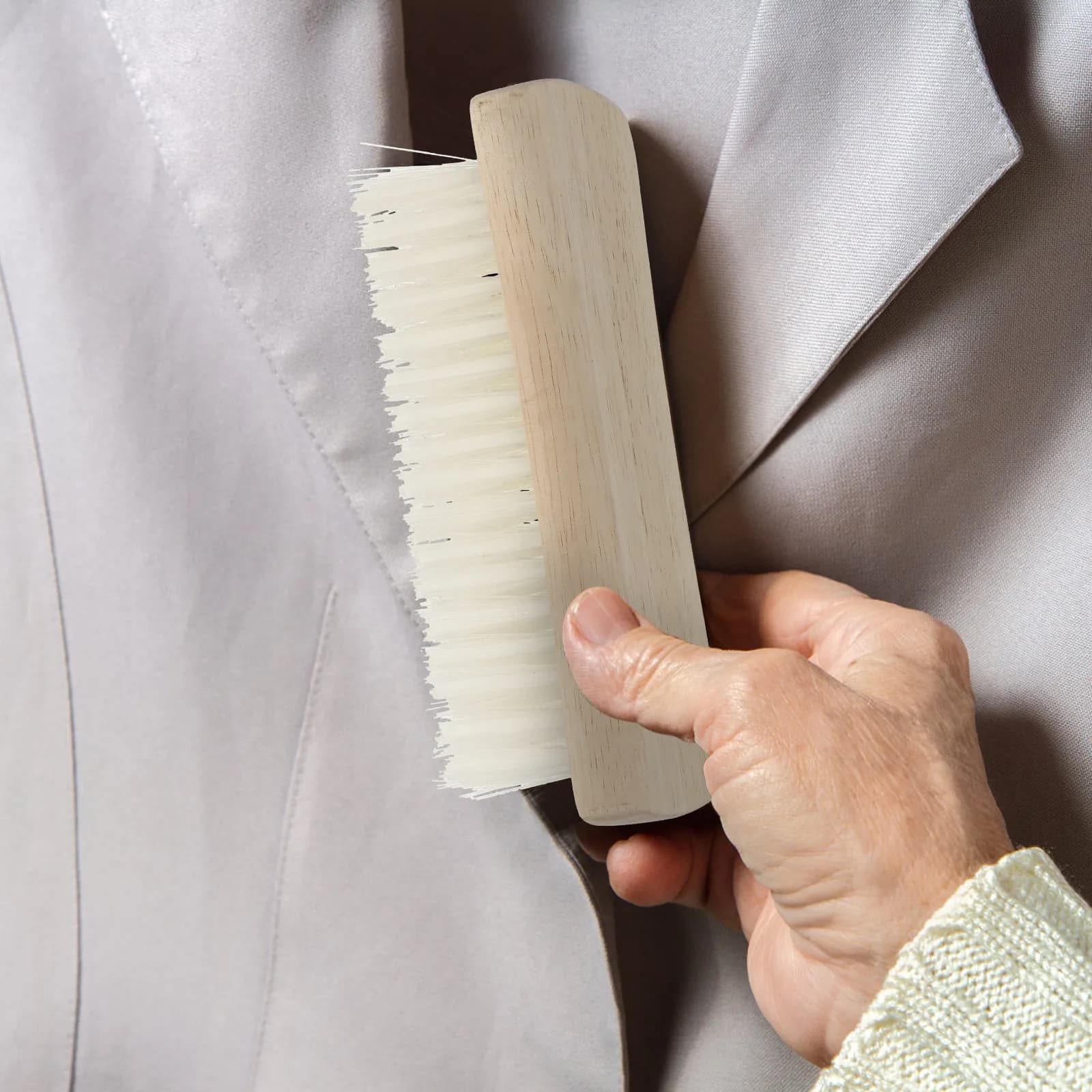 Multi-Use Clothes Brush Nylon Bristles Wooden Handle Cleaning Scrub Brush for Down Jackets Shoes Coats Stain Removal White