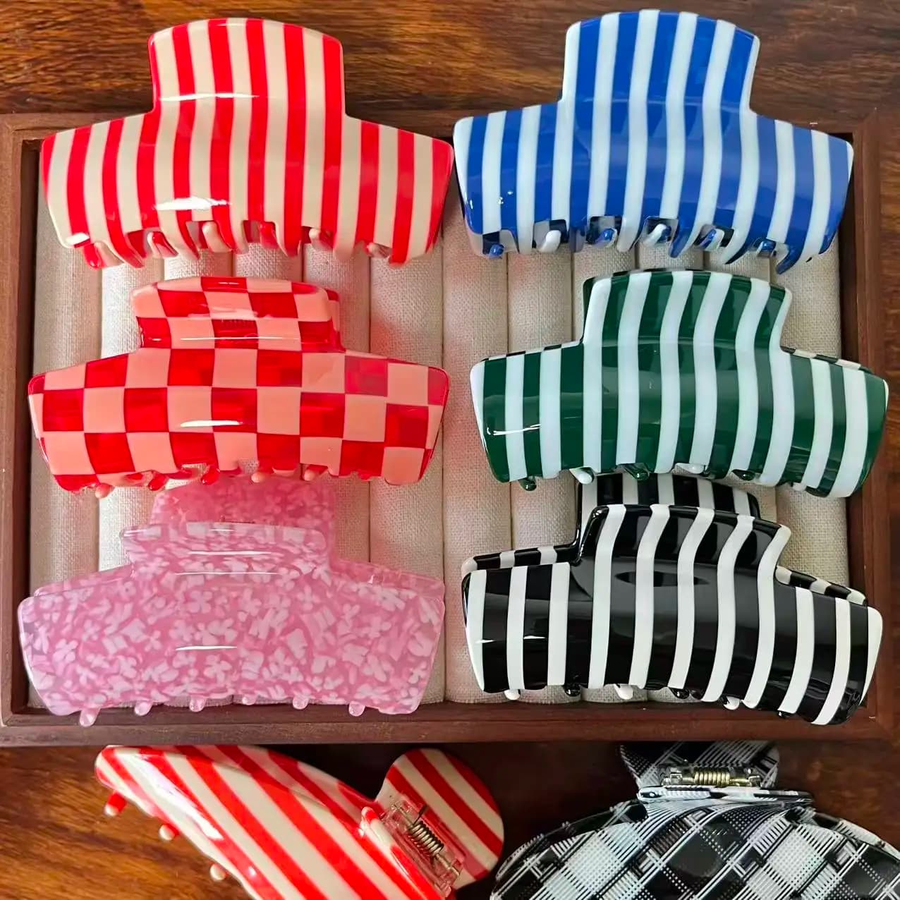 Trendy Colorful Checkered Pattern Hair Clips Fashion Multi-color Striped Acetate Hair Claw Clip Hair Accessories for Women Girls