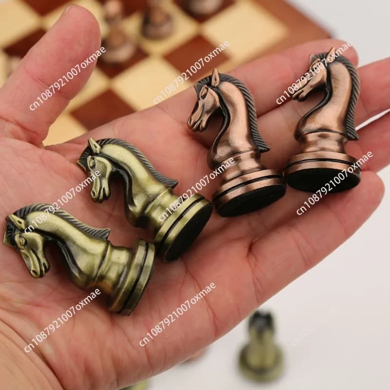 Set di scatole regalo in metallo per scacchi, scacchiera pieghevole in legno, modello per camera, ornamento per scacchi, collezione per principianti per bambini