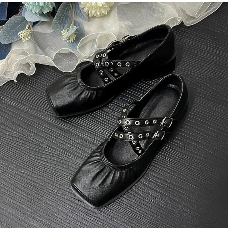 Moda punta quadrata rivetto cinturino incrociato Mary Janes pompe da donna primavera autunno pelle 4,5 cm tacco spesso mocassini punk scarpe da ragazza