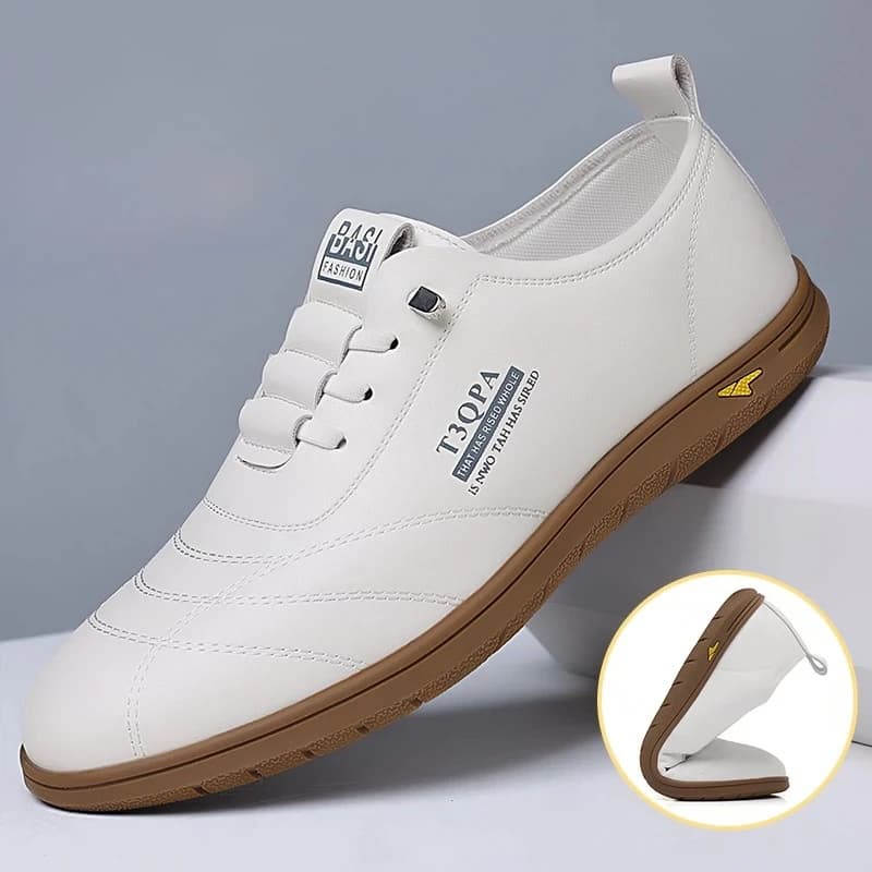 2025 Mocassini da uomo nuovi Moda Scarpe casual in pelle per uomo Comode scarpe da guida con suola morbida Scarpe da passeggio classiche e versatili