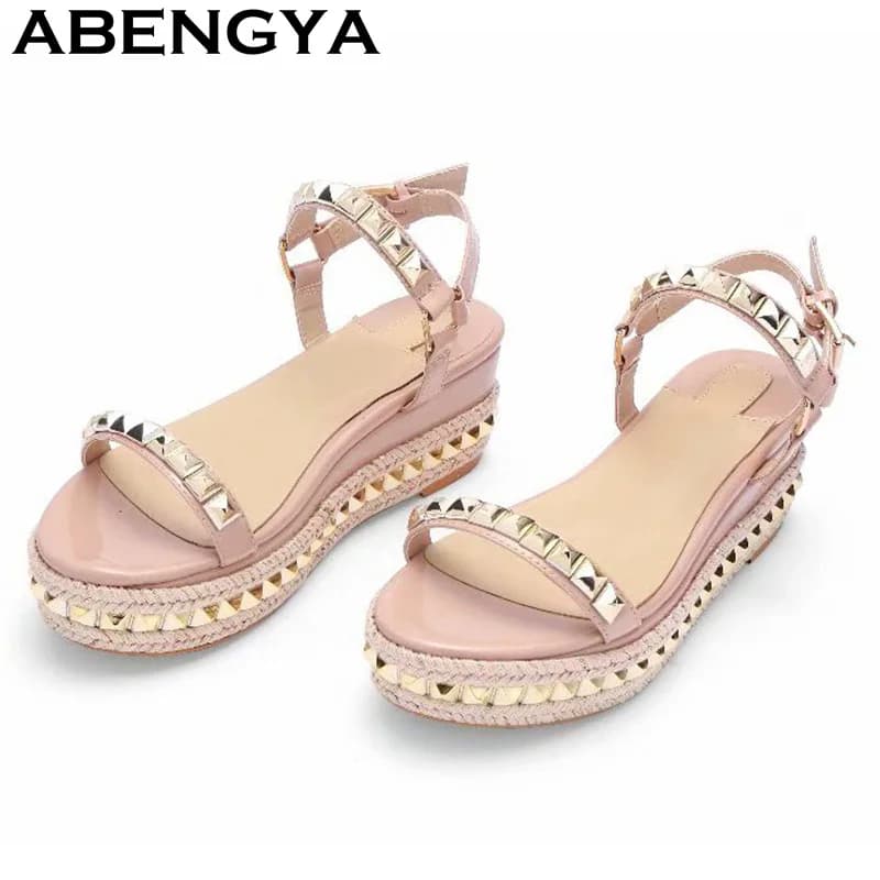 Sandali con zeppa con plateau e suola spessa alla moda classica da donna Opzioni multiple Sandali punk open toe Scarpe da festa casual estive