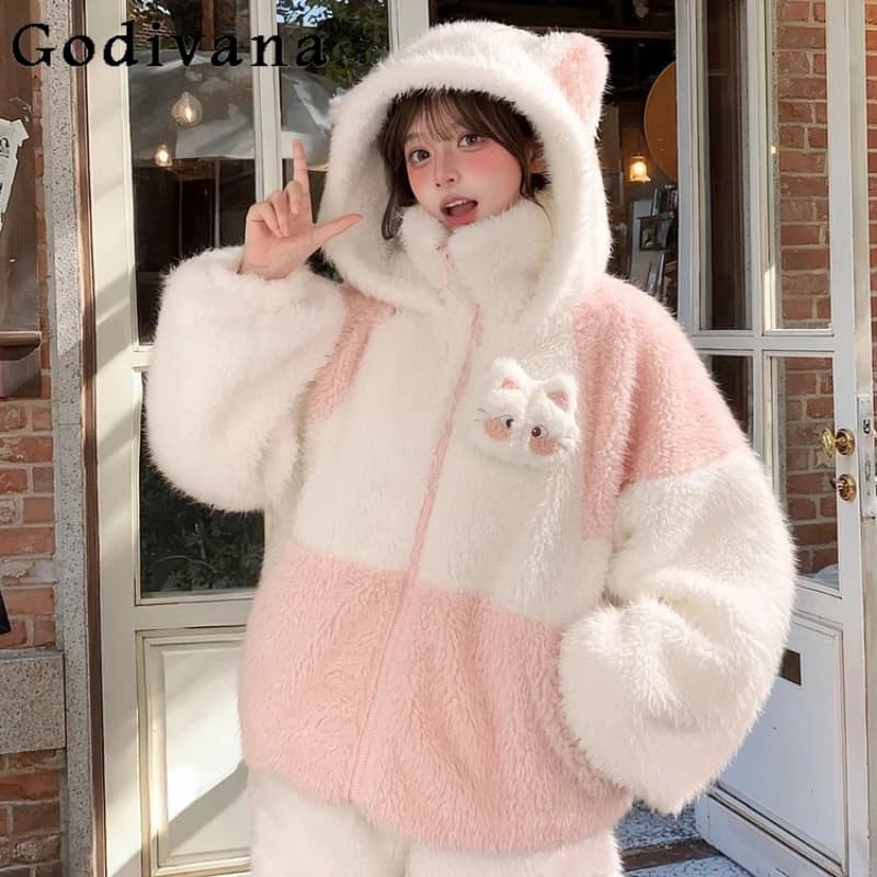 2025 Cappotto invernale in peluche addensato caldo Studente Kawaii Y2K Pelliccia sintetica con cappuccio Giacche Capispalla in pelliccia con orecchie di gatto per ragazza carina per le donne