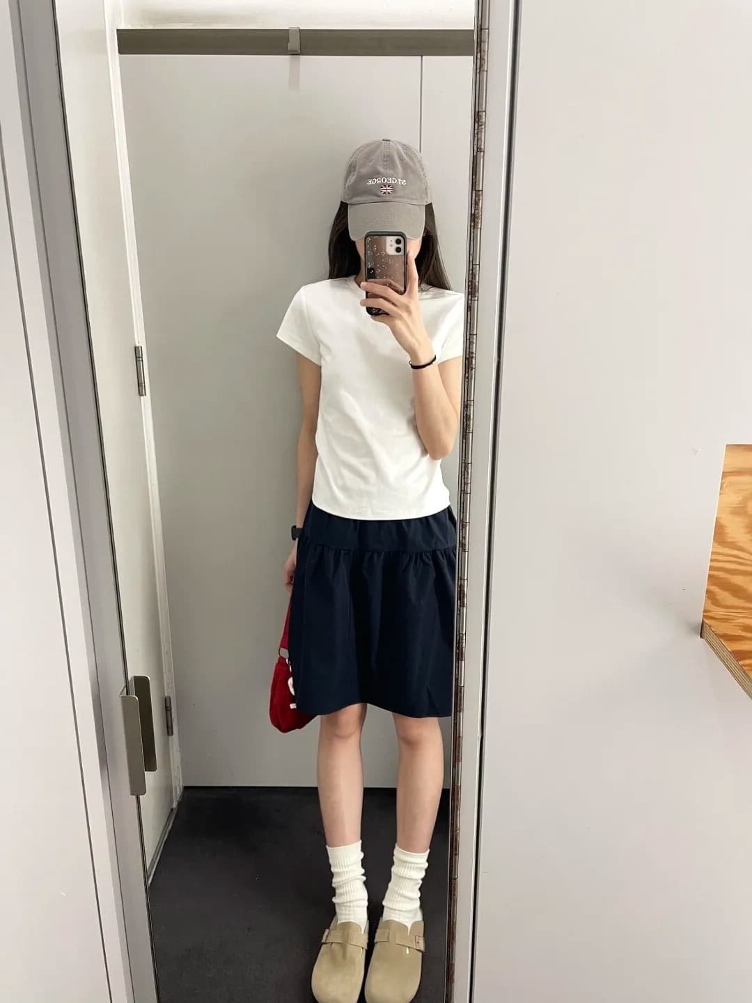 Fashionable Artistic Short A-Line Skirt in for Women Summer Season Casual Wear Half Body Skirts Korean Style Loose Fit