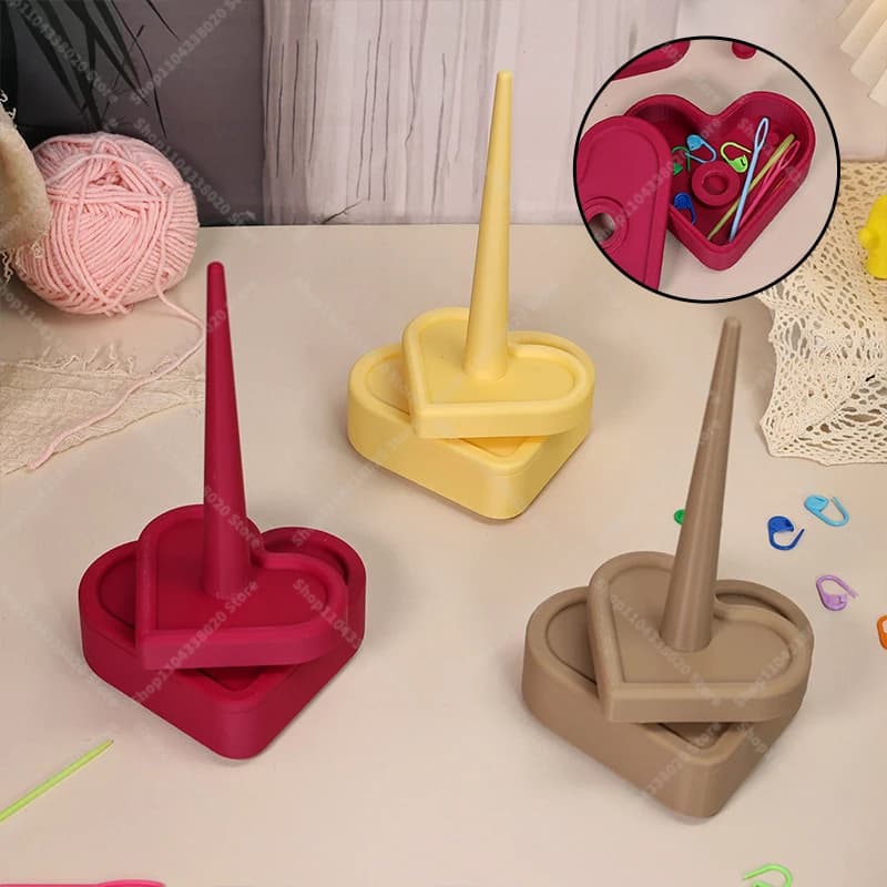 Supporti per palline di filato a forma di cuore Base portaoggetti staccabile con ventose per uncinetto, supporto per avvolgitore rotante per lavorare a maglia