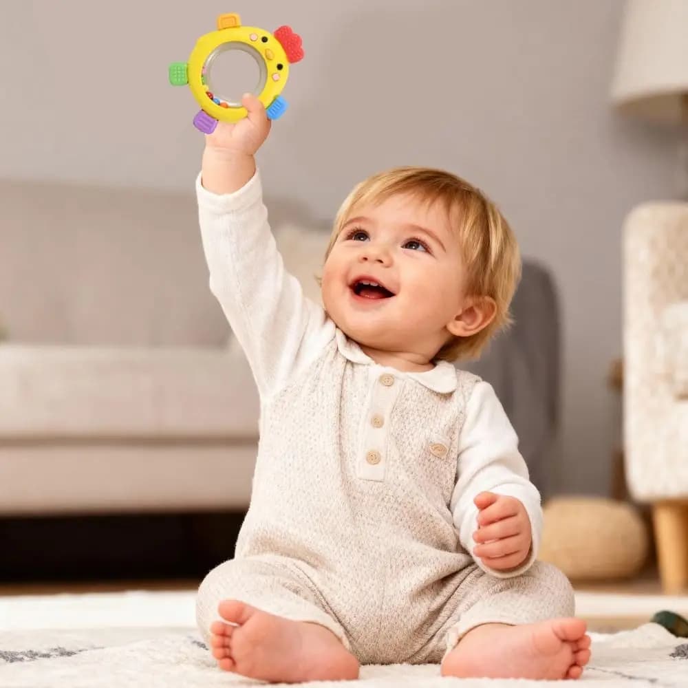 Simpatico massaggiagengive in silicone a forma di pulcino, adatto al congelatore, facile da impugnare, lenitivo e sensoriale, per 3-12 mesi