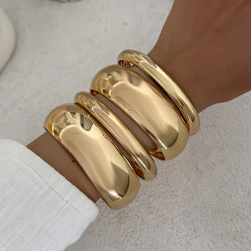 Set di 4 Bracciali Impilabili in Metallo Lucido Stile Hip Hop per Donne, Braccialetti Rotondi Punk per Uso Quotidiano e Feste, Gioielli da Mano, Regali 2026 Nuovi