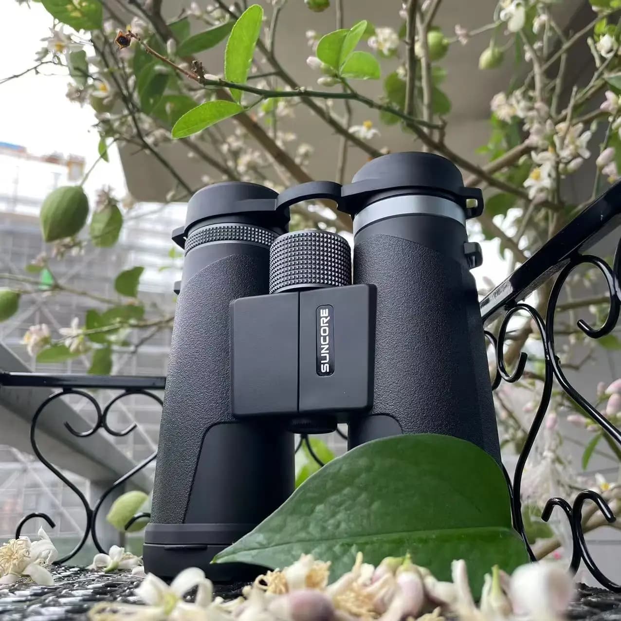 Binocolo 10X42 blu L, dall'aspetto elegante, adatto per escursioni, esplorazioni sul campo, eventi sportivi e osservazione delle stelle.