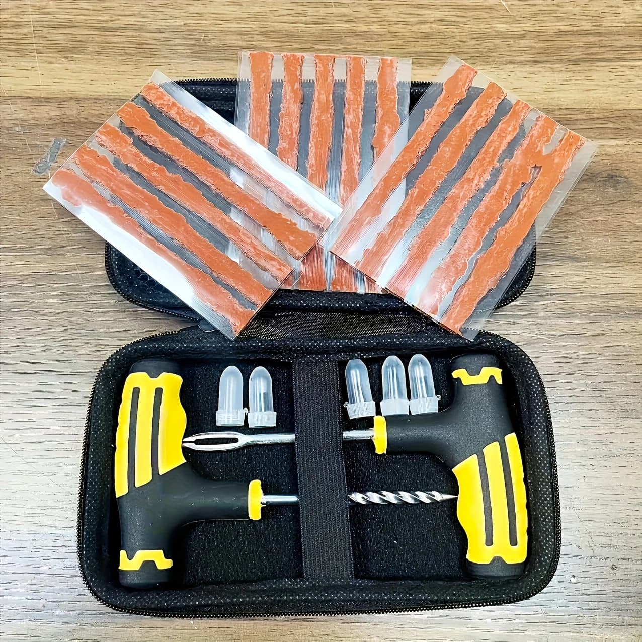 Kit di Riparazione Pneumatici ad Alto Vuoto d'Emergenza - Strisce di Gomma per Auto/Moto/Camion/SUV, Riparazione Portatile in Movimento