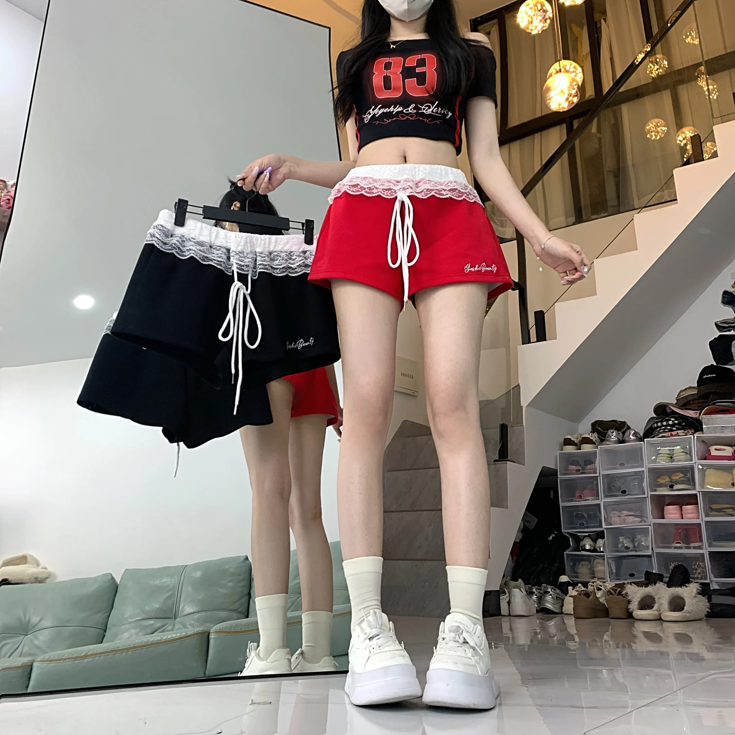 Shorts Sportivi Ricamati con Bordo in Pizzo Rosso, Nuovo Stile Estivo da Donna, Versatili a Vita Alta, Gamba Larga a Trapezio, Hot Pants