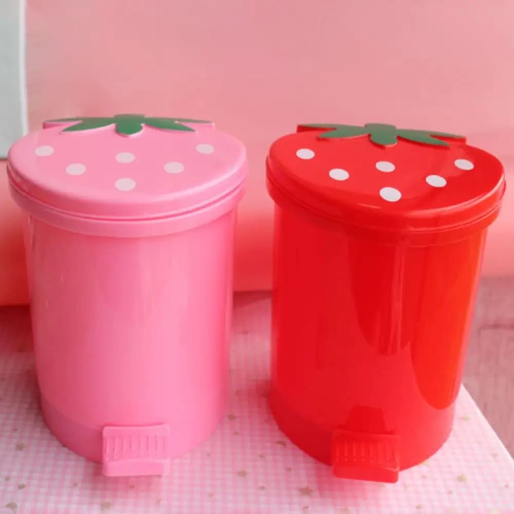1 pz rosa plastica pattumiera cestino della spazzatura contenitore della spazzatura Mini pattumiera portatile fragola forniture per la casa pattumiera