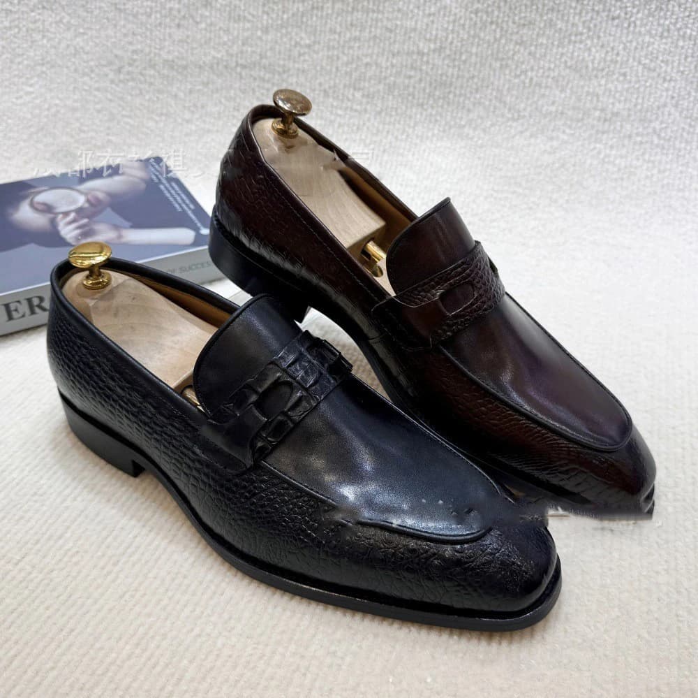 Mocassini da Uomo in Pelle Testurizzata con Punta Quadrata e Dettaglio Bit, per Ufficio, Eventi Formali, Moda Sofisticata e Senza Tempo