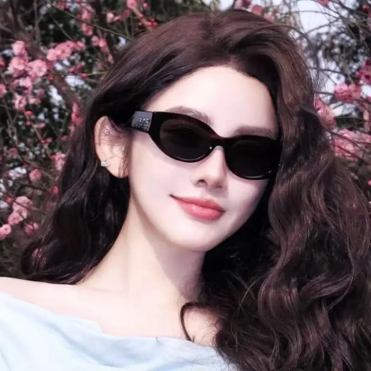 Nuovi occhiali da sole bianchi effetto occhio di gatto da donna, alla moda, per visi quadrati e rotondi, che coprono le ossa della guancia e valorizzano il viso, piccoli occhiali da sole estivi.