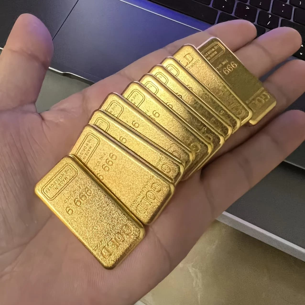 1 piece realistic golden bar: durable metal replica with realistic appearance and weight, stylish home decorations for living room