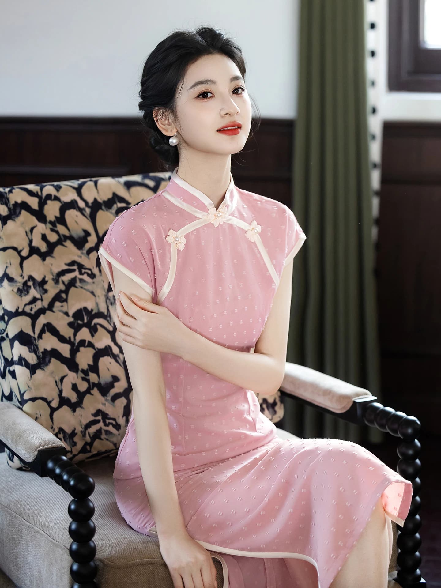Abito da sposa rosa 2026, nuovo stile, per giovani donne, modello cinese modernizzato, gonna lunga traspirante a maniche corte