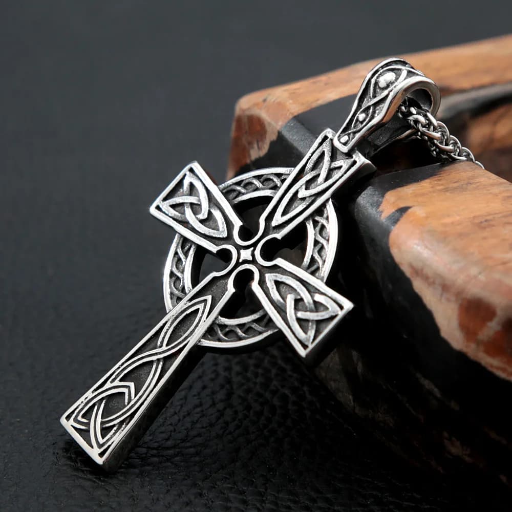 Collana da uomo con ciondolo croce con nodo celtico irlandese Collana in acciaio inossidabile nordico vichingo Collana con ciondolo talismano antico regalo di gioielli