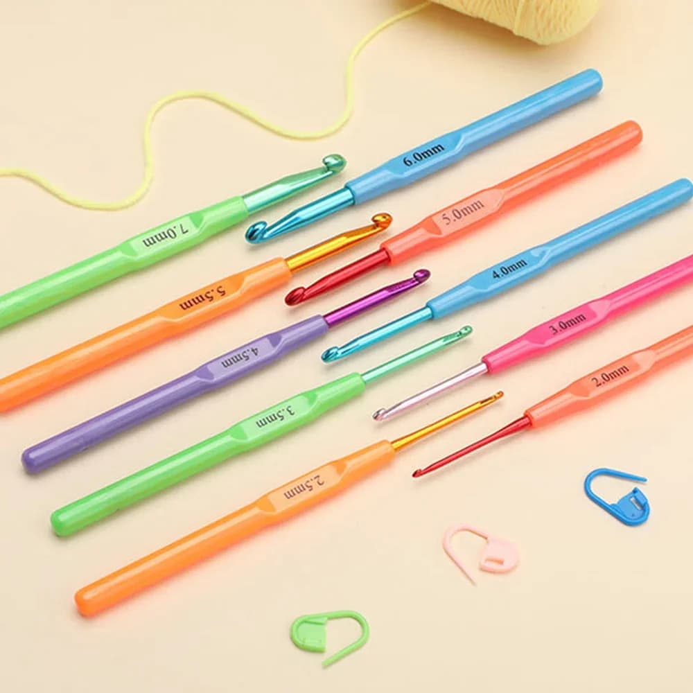 2-7mm Uncinetti Manico in plastica multifunzionale Ferri da maglia in alluminio per filato Artigianato fai-da-te Bel regalo Strumenti per maglieria da donna