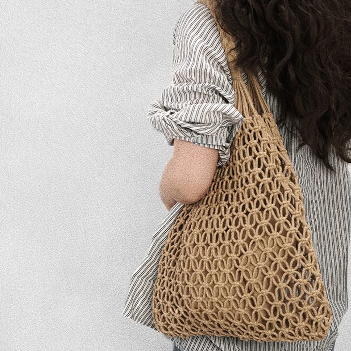 1 Piece of Women's Ethnic Style Hollow-Out Tote Bag, Suitable for Use at the Beach, Knitted Bag That Is Breathable, Comfortable, and Soft, with Large Capacity to Hold Books, Tablets, and Other Items, Suitable for All Seasons