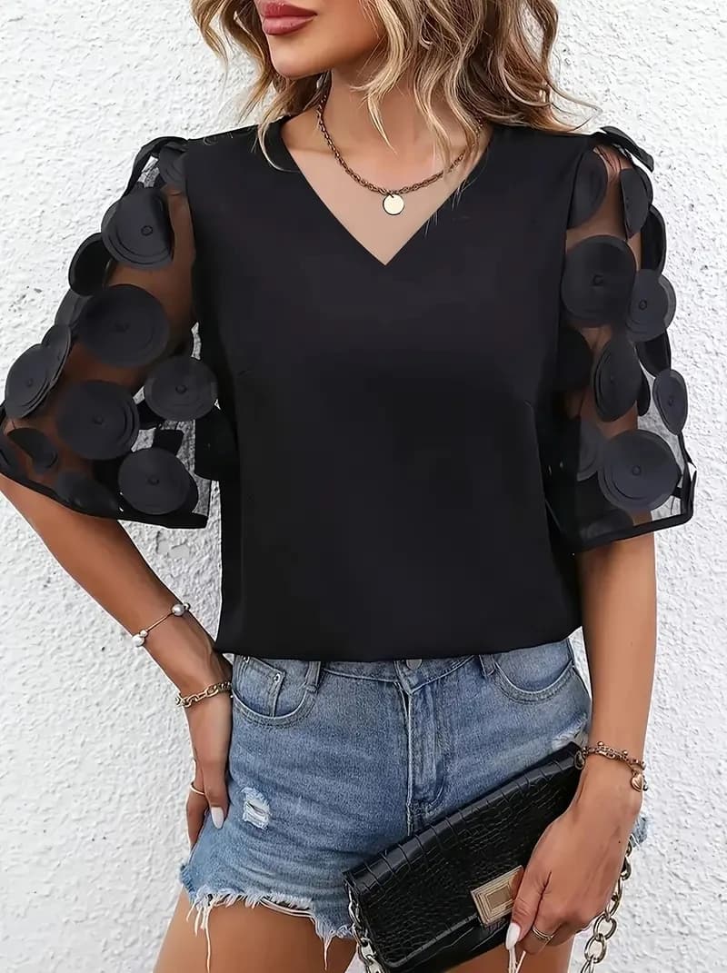 Blusa in chiffon con applicazioni floreali 3D, maniche trasparenti e scollo a V per donna