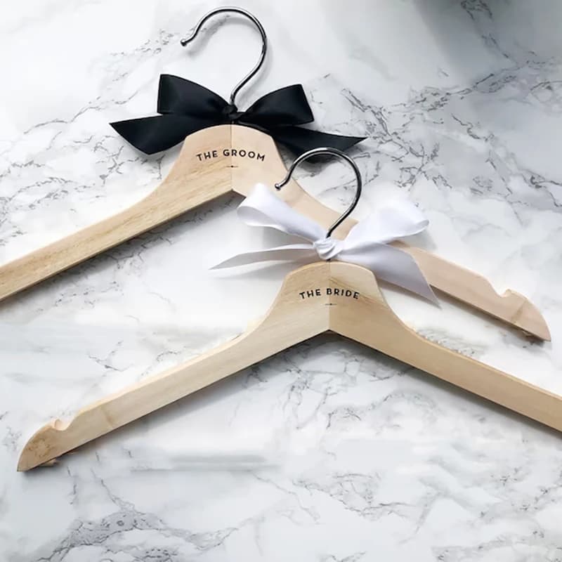 Abito da sposa abito da sposo abito da sposa appendiabiti in legno rustico matrimonio addio al nubilato addio al nubilato decorazione per feste Mr Mrs gift