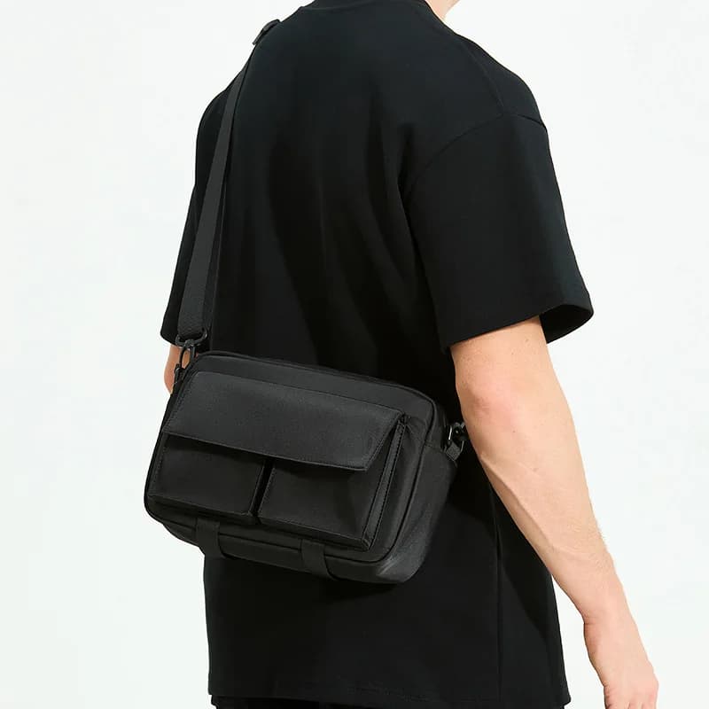 Multi-pocket men's shoulder bag horizontal square nylon waterproof cross body backpack day messenger bag