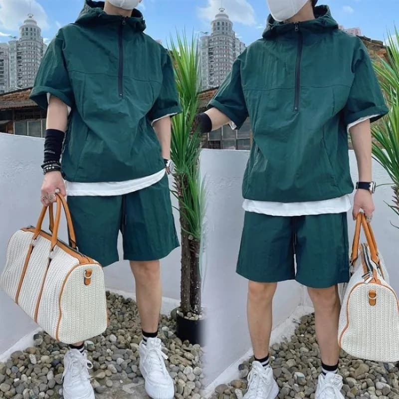 Complete Japanese Business for Men, Casual Set with Short Sleeves Court and Shorts with Hood, Light Fabric for Open Activity