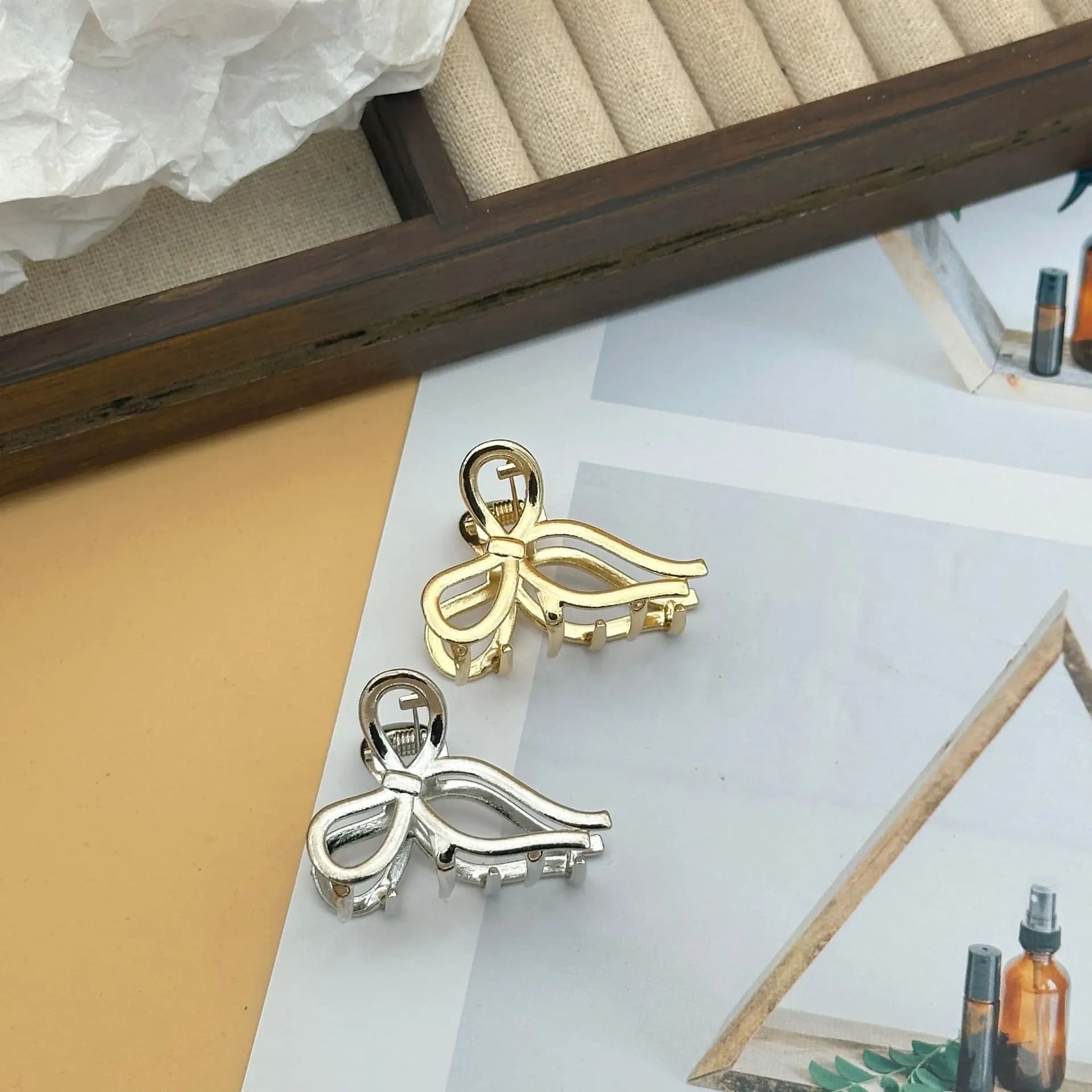 Set di fermagli per capelli con fiocco piccolo da 2 pezzi per donne, ragazze, bambini, carino fascia per capelli per lavare i capelli e accessori per il viso, copricapo