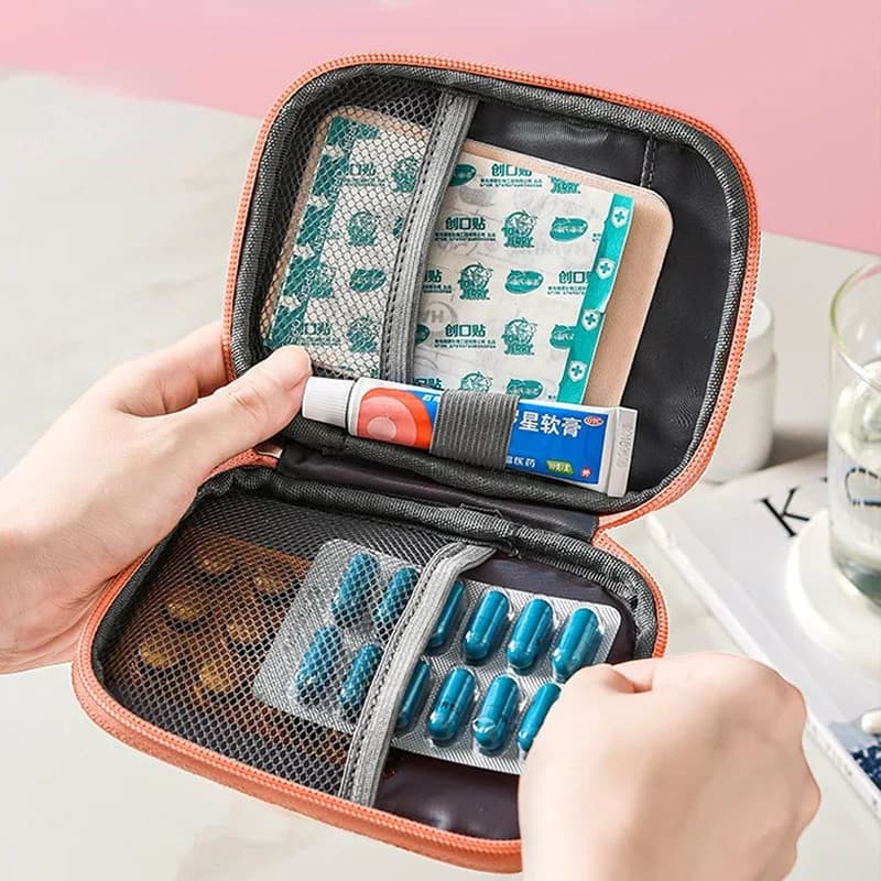 Kit di pronto soccorso portatile per viaggi in campeggio, mini utile custodia per medicinali, strumenti di sopravvivenza di emergenza per viaggi in campeggio all'aperto