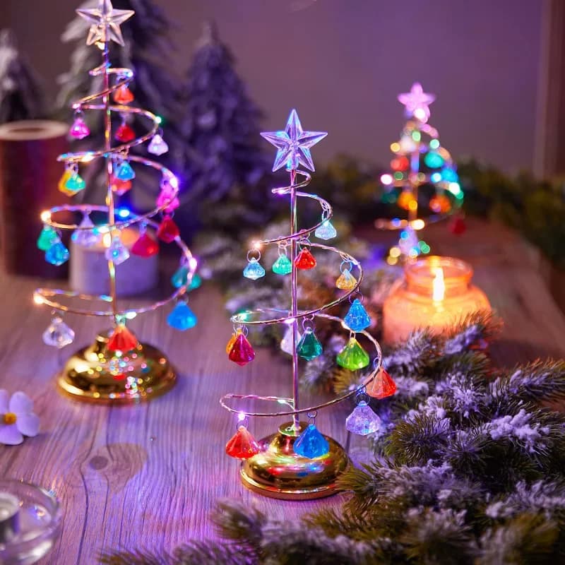 Lampada per albero di Natale a LED Piccolo ornamento decorativo per albero di ferro in cristallo per luce notturna per regalo Decorazione per albero di Natale a luce calda dorata