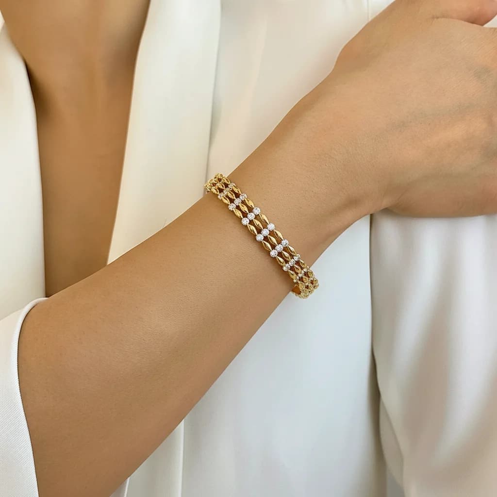 Elegante Bracciale Geometrico a Tre File con Strass per Donne, Placcato Oro, Accessorio Casual