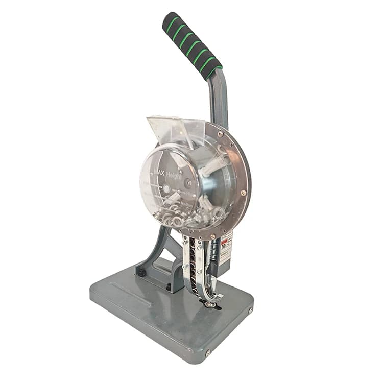Semi-automatic machine for drilling and punching manual eyelets for flags, banners, tarpaulins, curtains, paper, PVC bags, polyethylene