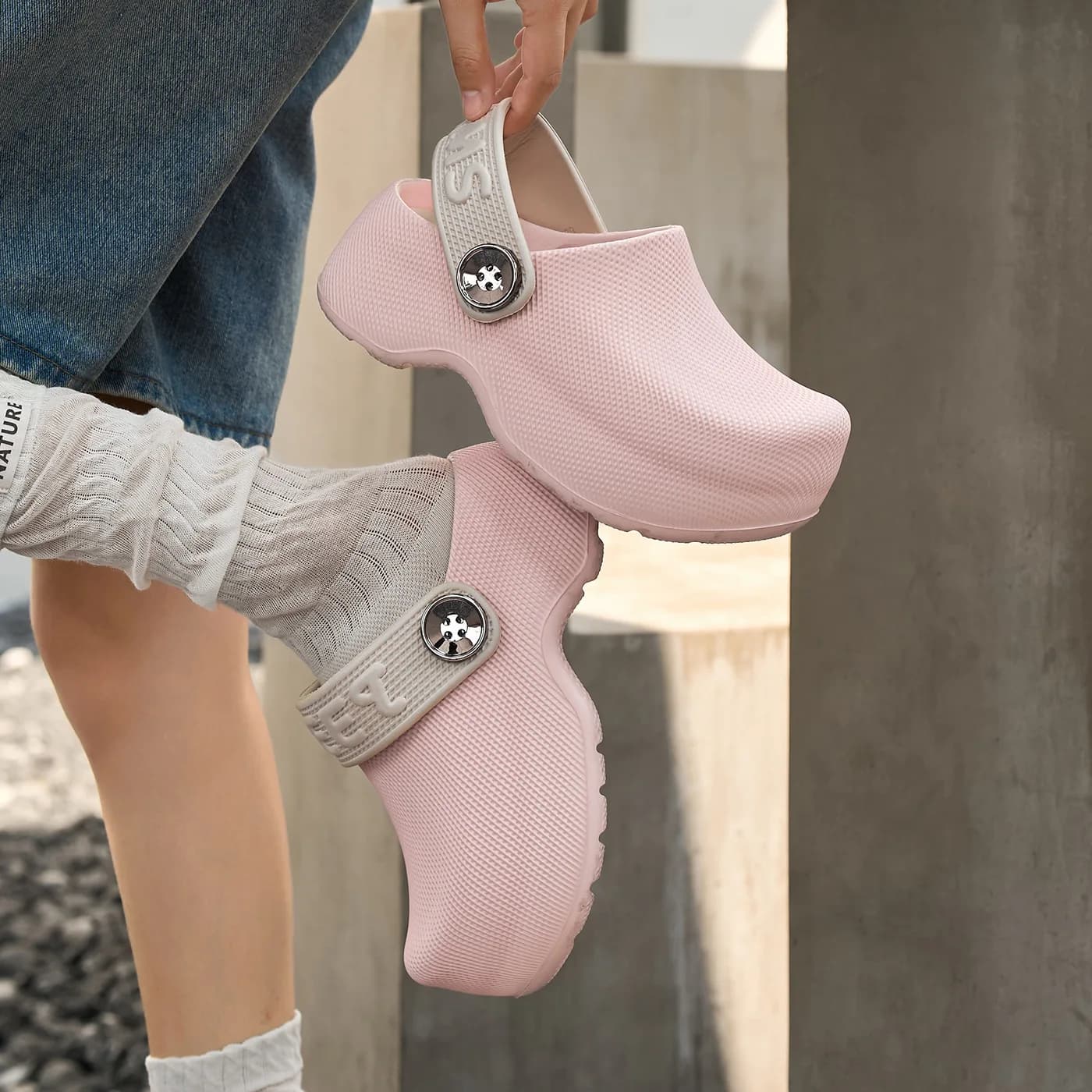 Popular high-end ins thick-soled heightening bag head slippers for women to wear 2026 new summer seaside beach cool slippers