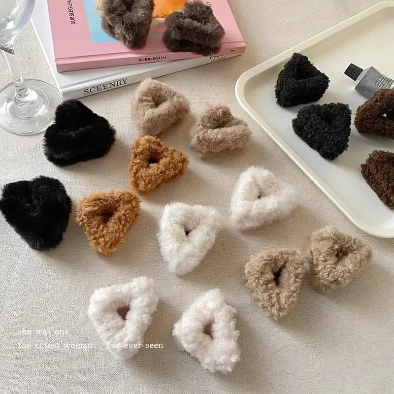 Premium Soft Faux Fur Hair Claws Geometric Hollow Triangular Non-Slip Small Jaw Clips for Women Hair Accessories