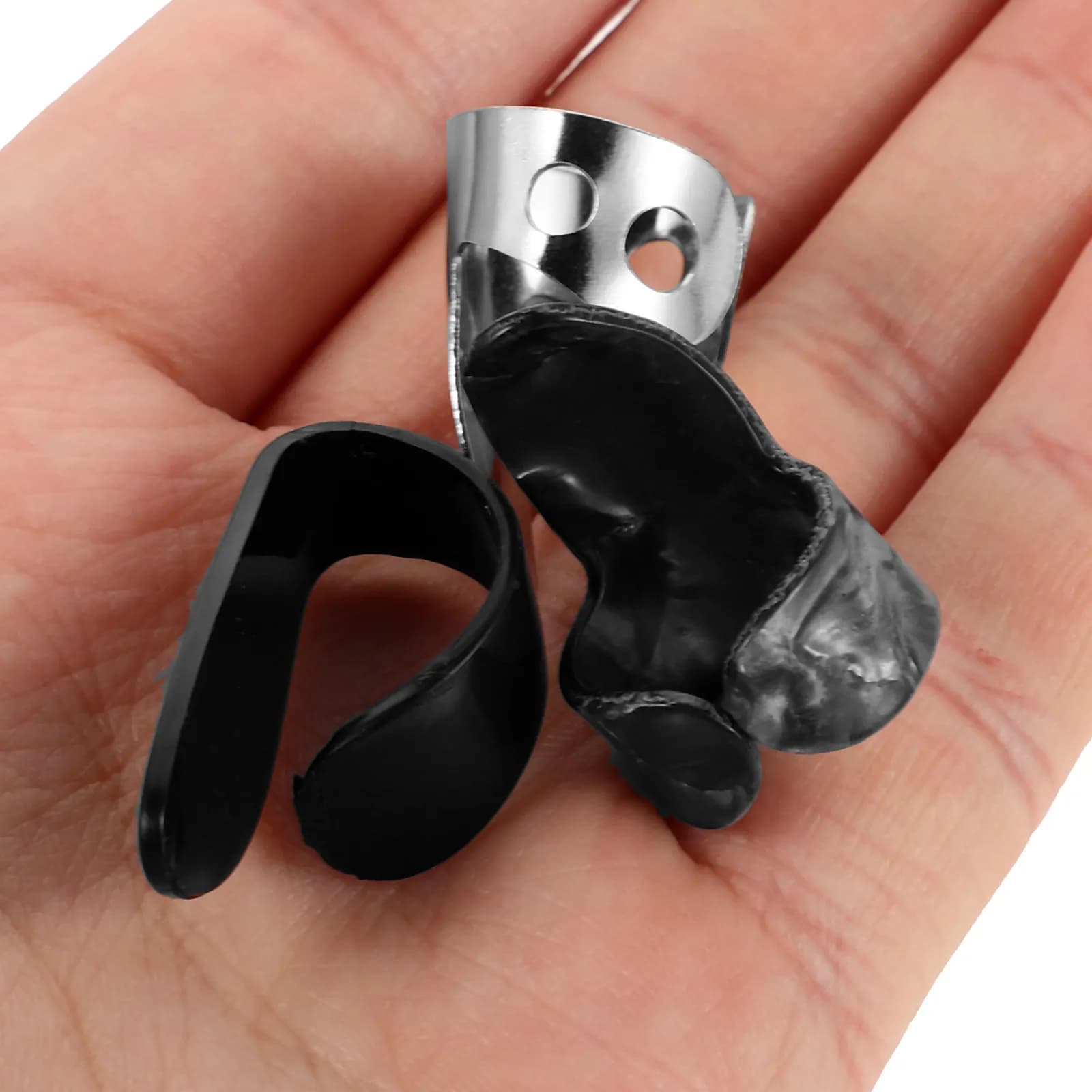 Set di 1 plettri in acciaio neri e argento per chitarra, banjo, ukulele: plettri per pollice e copricono dito per un suono migliorato, precisione e riduzione della fatica