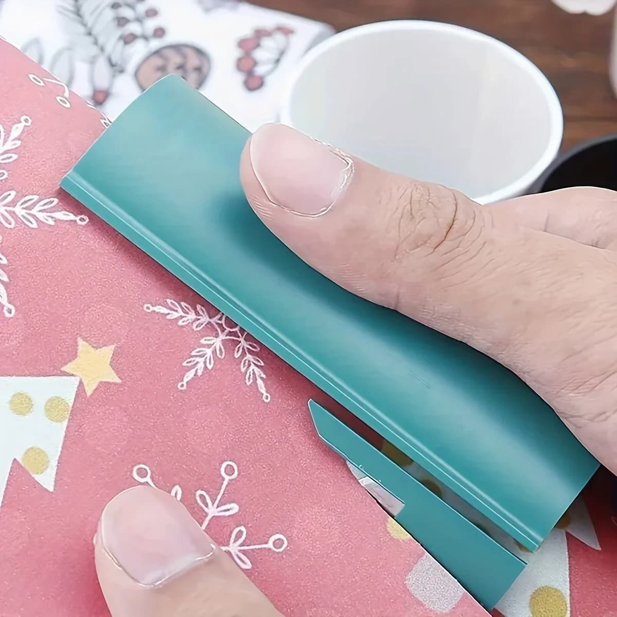 1 pz Mini taglierina per carta da imballaggio portatile Confezione natalizia Coltello da taglio per carta da taglio Taglierina per carta da imballaggio Strumento per tubo Confezione regalo