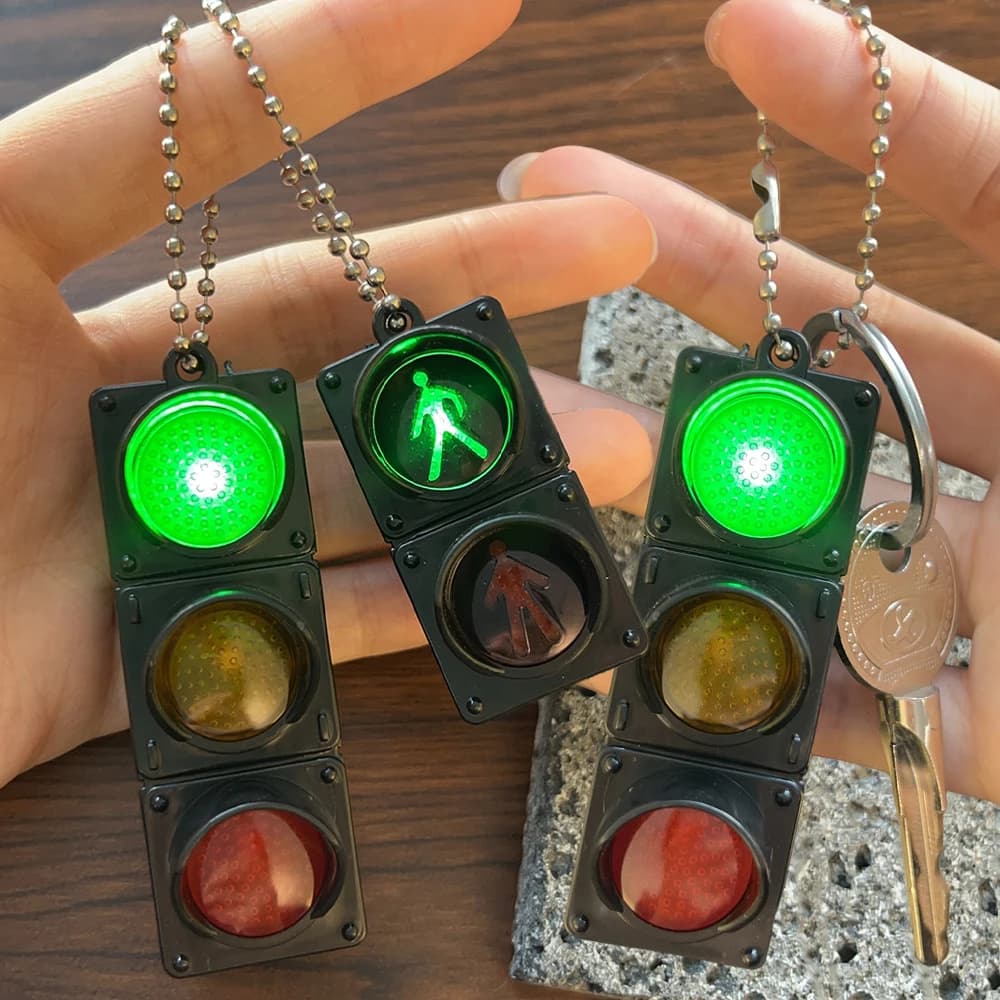 Simulation Electronic Semaphore Keyring Pendant Light Pedestrian LED Toy Light Emitter Keychain Gift Toy for Kids