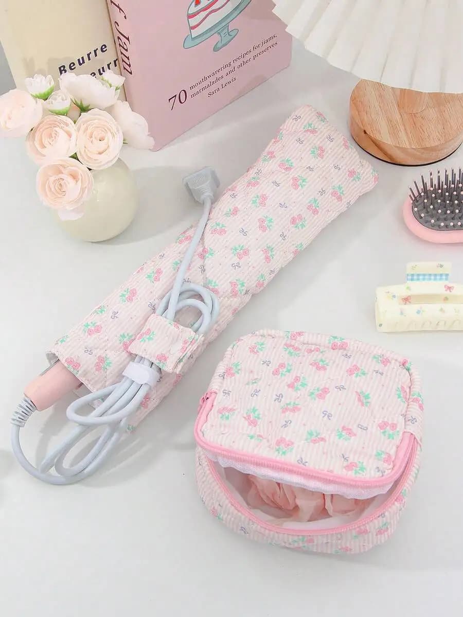 Borsa portaoggetti floreale trapuntata con tasca in rete per ferro arricciacapelli, asciugacapelli, fermagli e organizer per cosmetici