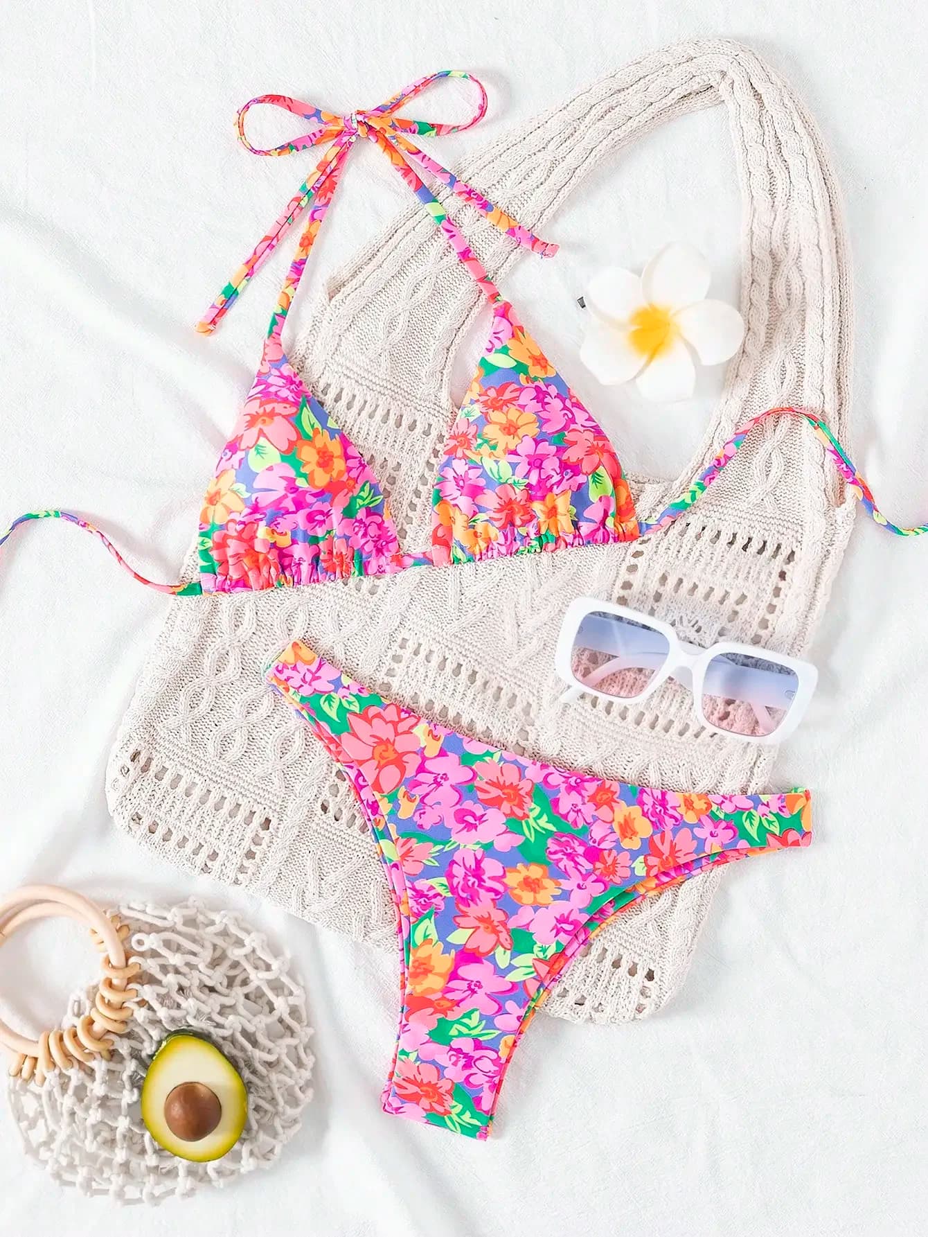 Nuovo Set Bikini Floreale con Top Halter e Slip a Vita Alta per Vacanze Estive al Mare