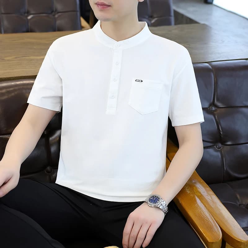 T-shirt a maniche corte da uomo per l'estate 2026, best-seller, con colletto alla coreana, alla moda e versatile, capo intimo di tendenza