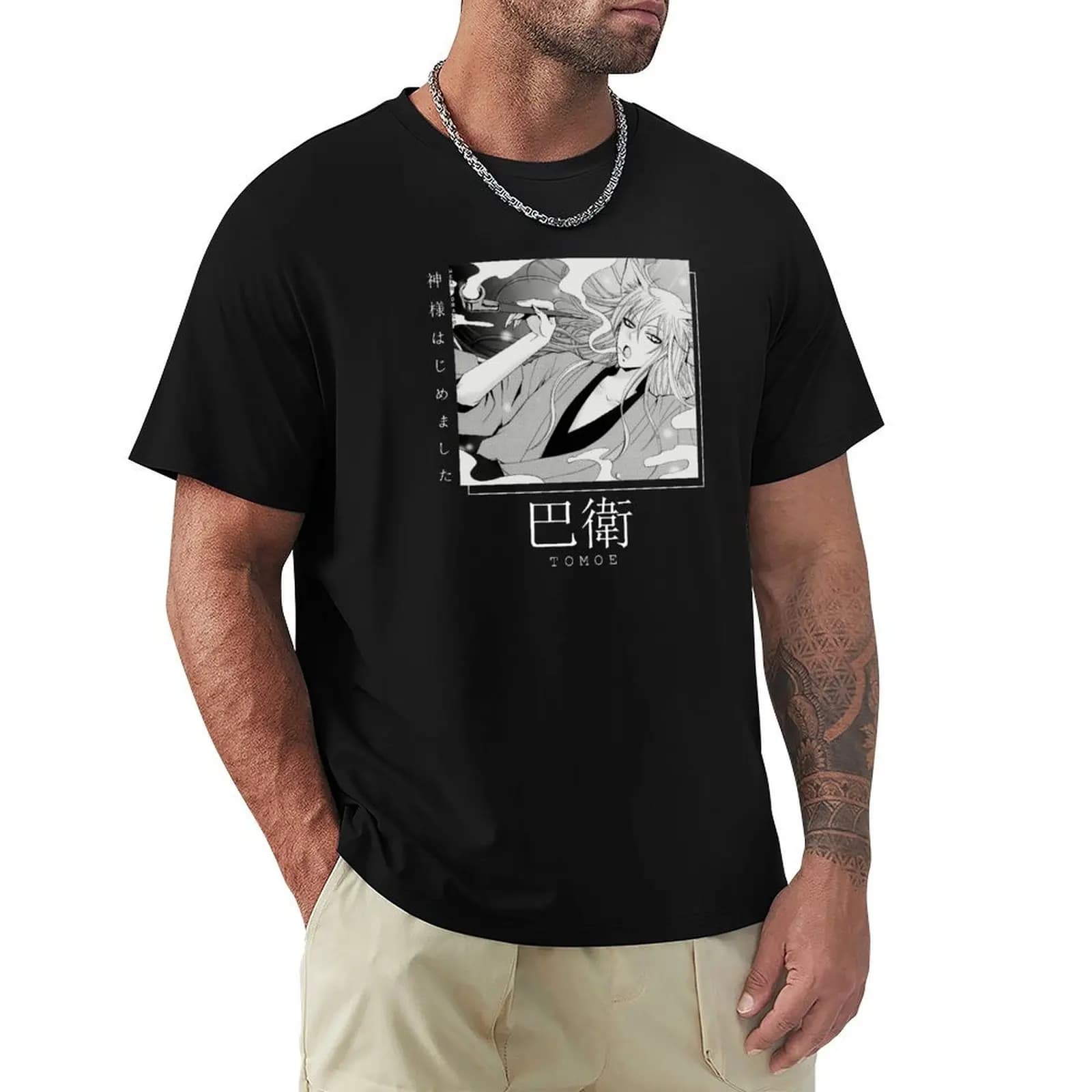 T-shirt Tomoe alla moda con stampa di lettere