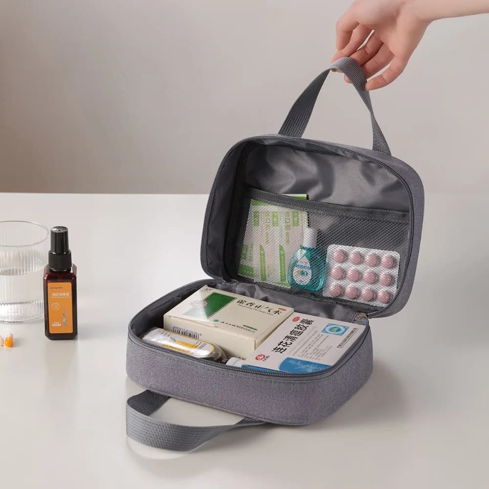 Nuovo kit di pronto soccorso impermeabile, organizer per medicinali leggero multiuso con scomparti, kit di sopravvivenza per la casa