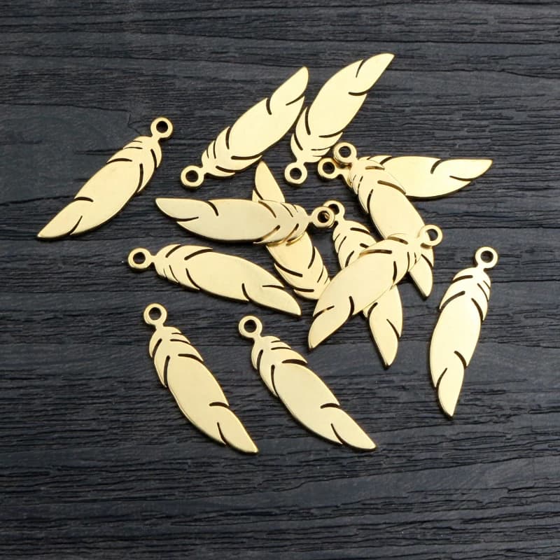 10pcs 25x6 millimetri In Acciaio Inox 316 Placcato Oro Piuma di Fascini Del Pendente Per La Collana di Gioielli FAI DA TE Che Fanno I Risultati accessori artigianali