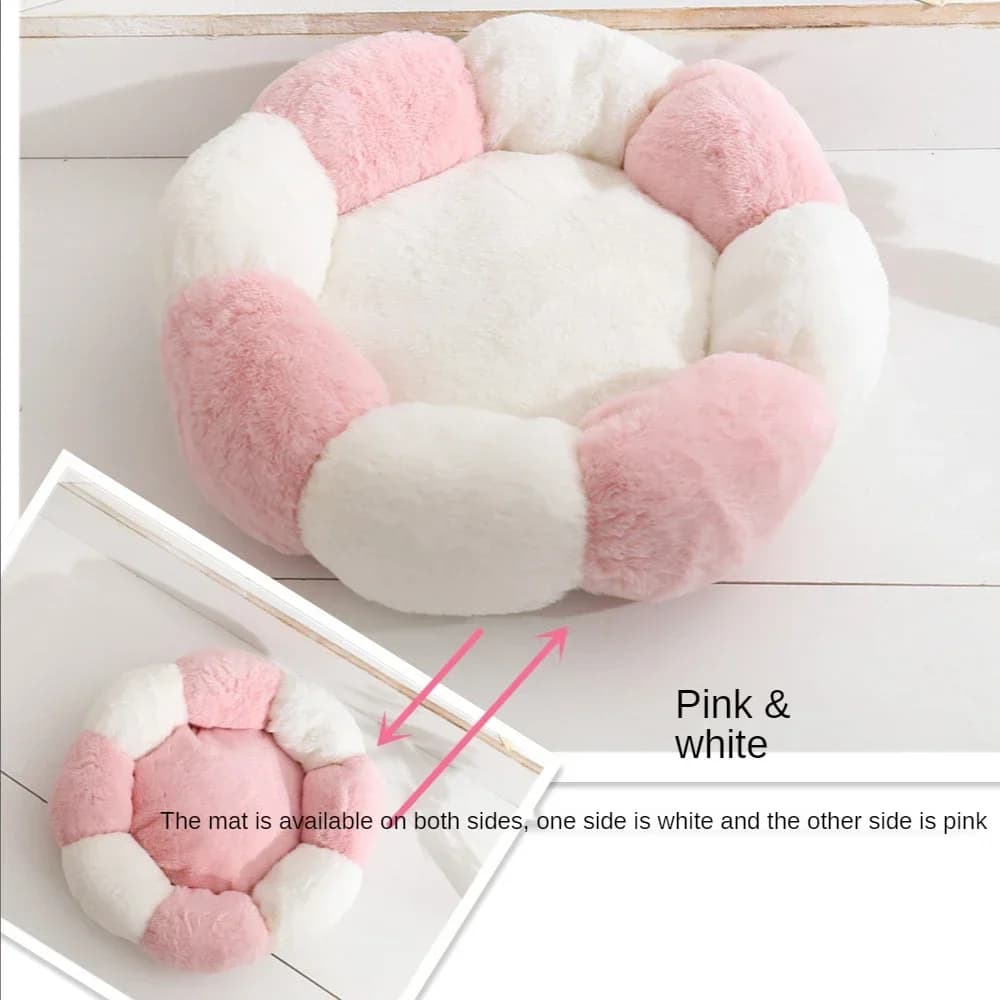 Ultra soft and cosy plush flower-shaped pet bed for indoors, dog basket bed, self-heating warm sleeping bag mattress