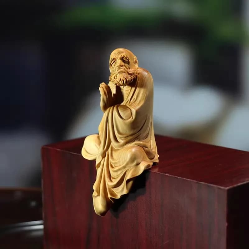 Bodhidharma in Your Palm Boxwood Handheld Sculpture for Tea Table